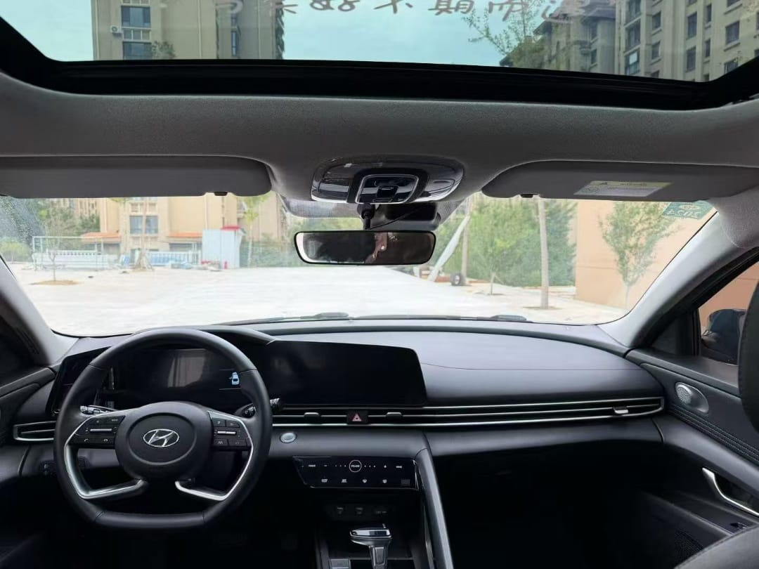 Hyundai Elantra 1.5L Premium Edition