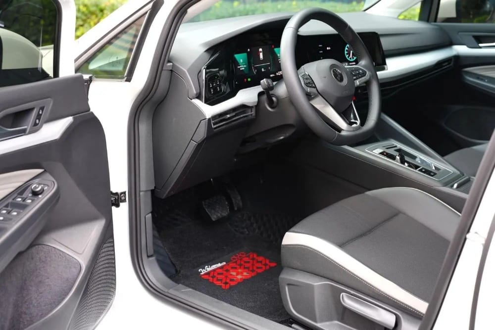 Volkswagen Golf 8 Pro 280TSI 1.4 TSI