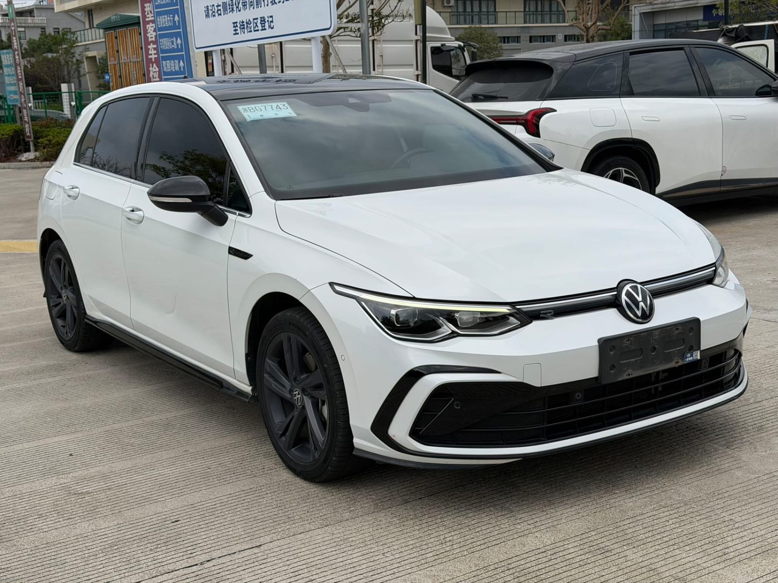 Volkswagen Golf 280TSI R-Line