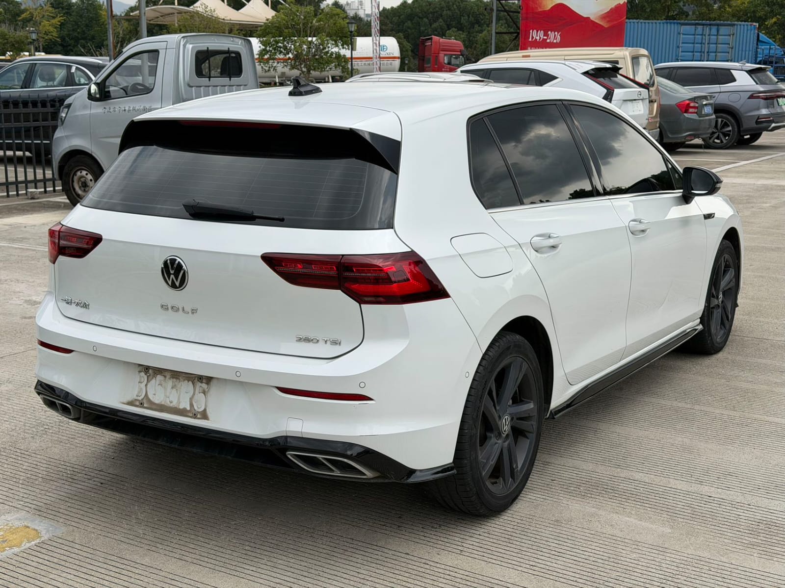 Volkswagen Golf 280TSI R-Line