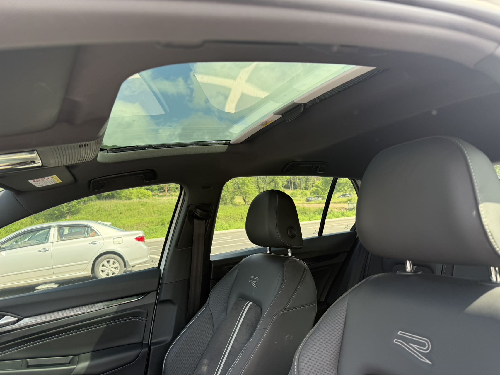 Volkswagen Golf 8 R-Line 1.4TSI 280TSI Lite