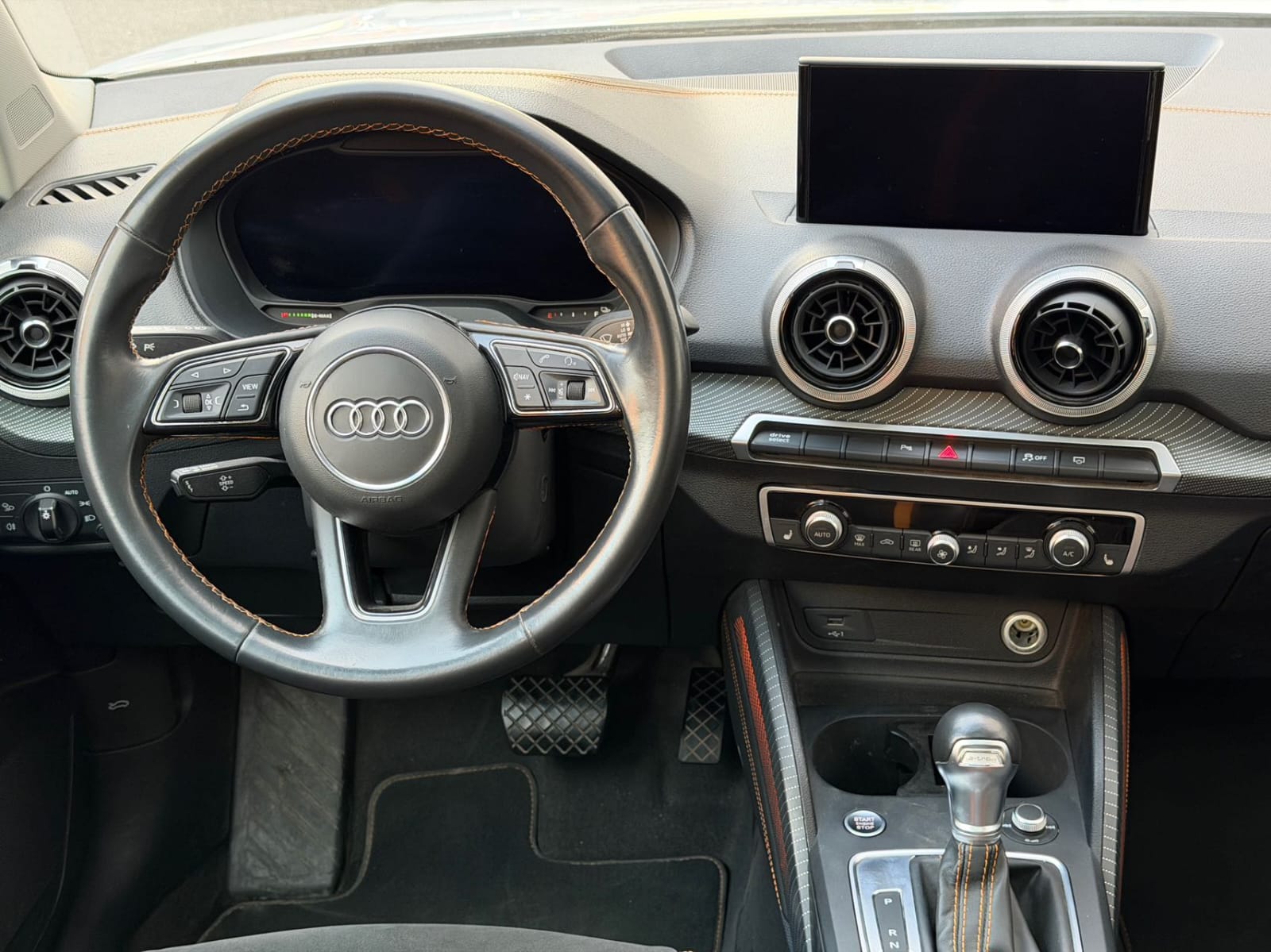 Audi Q2L e-tron
