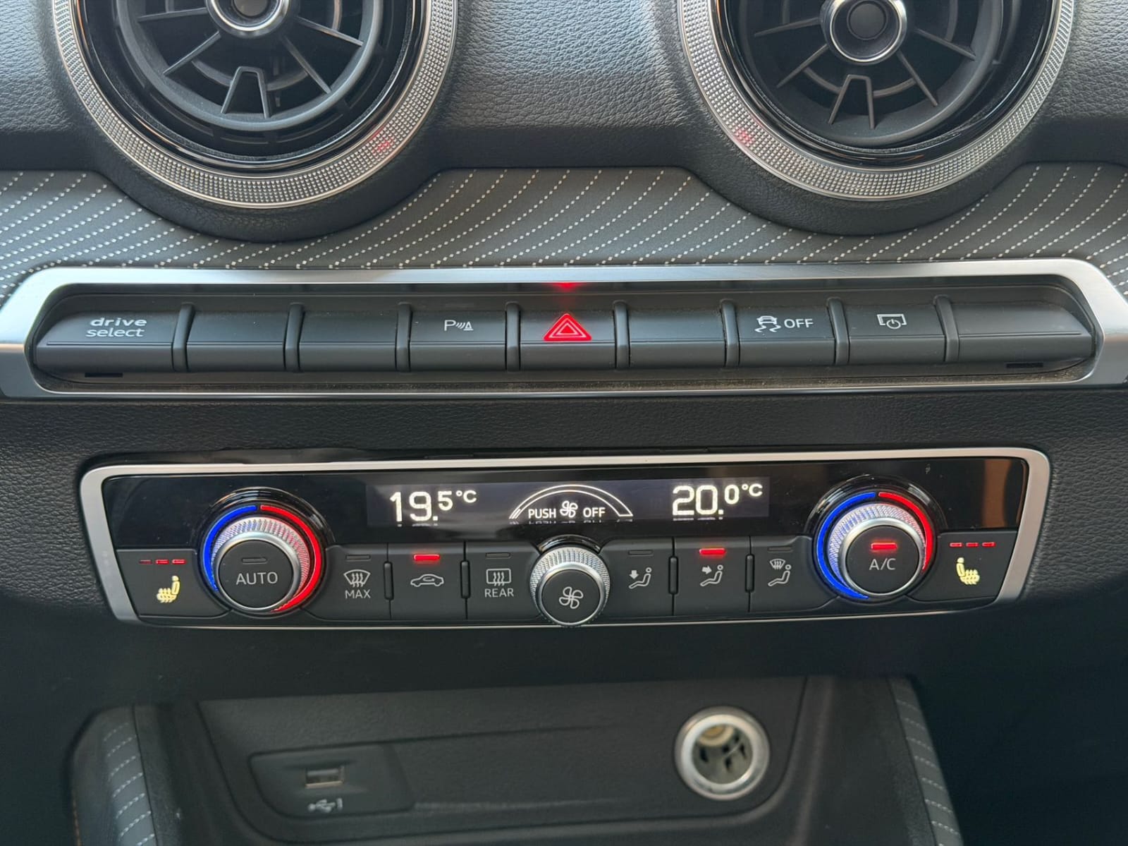 Audi Q2L e-tron