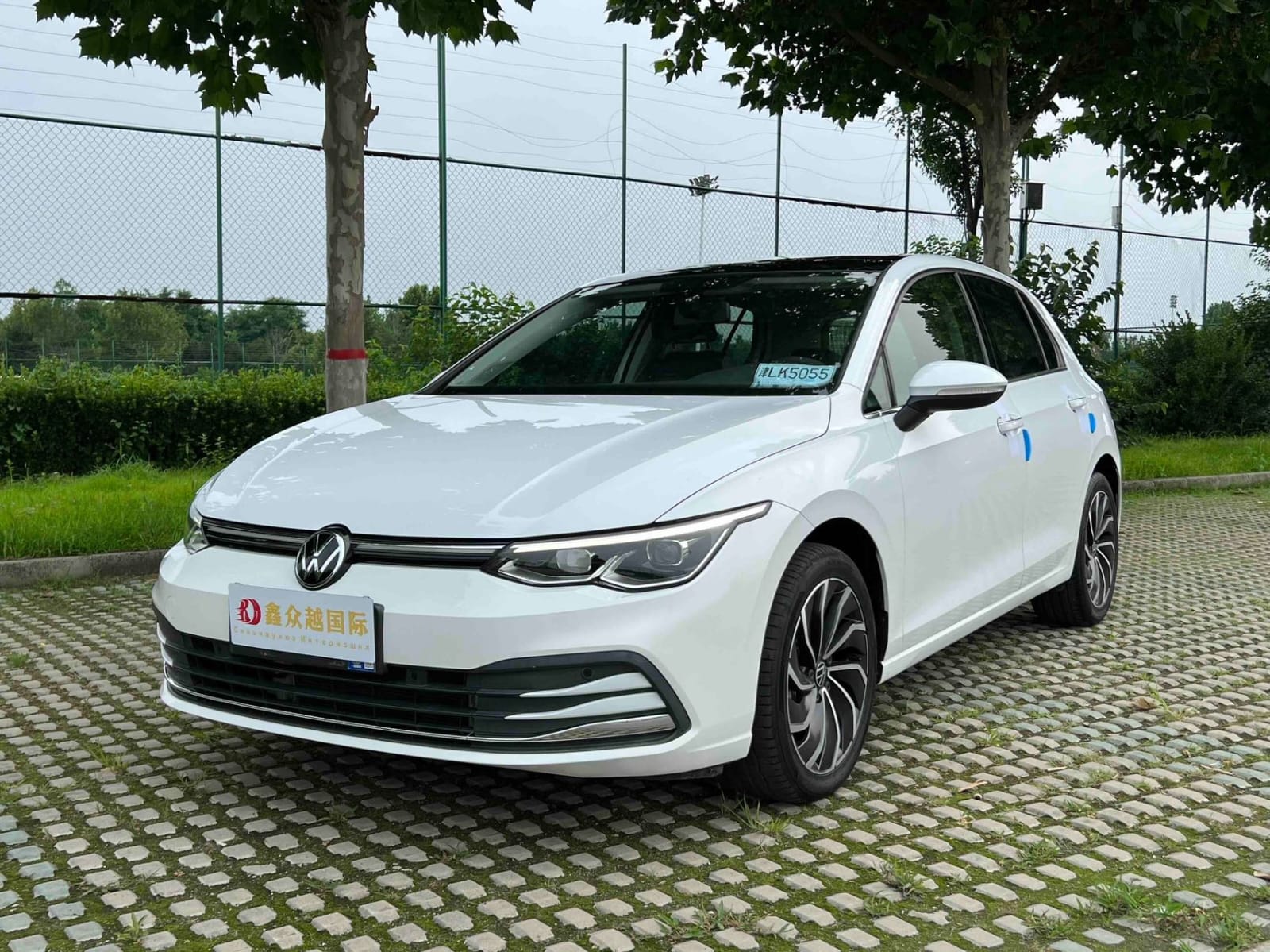 Volkswagen Golf 200TSI DSG Pro