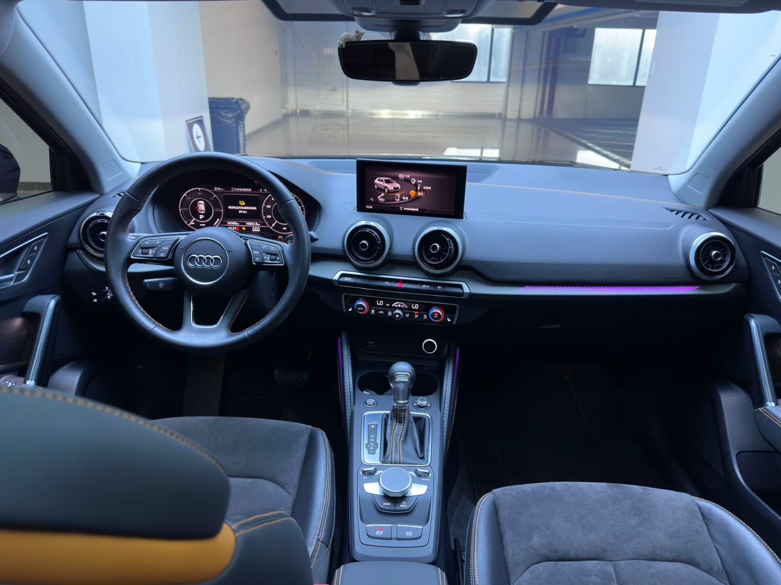 Audi Q2L e-tron