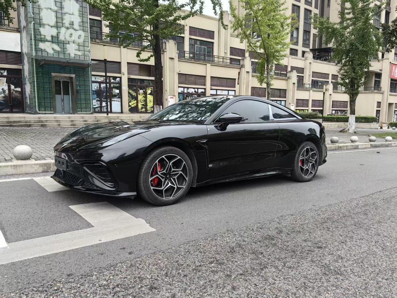 Hozon Neta GT 580 AWD