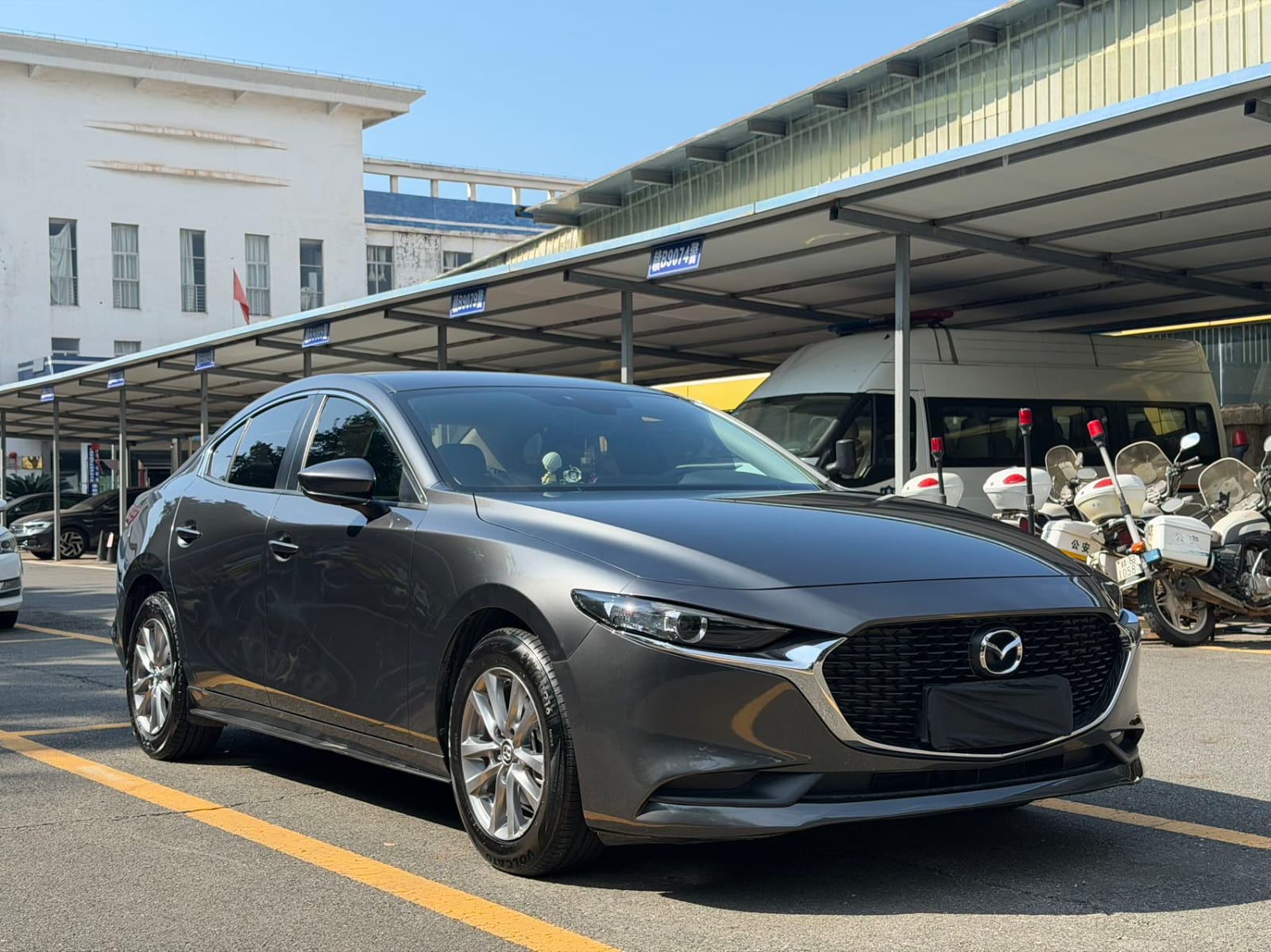 Mazda 3 Axela с автоматической коробкой передач