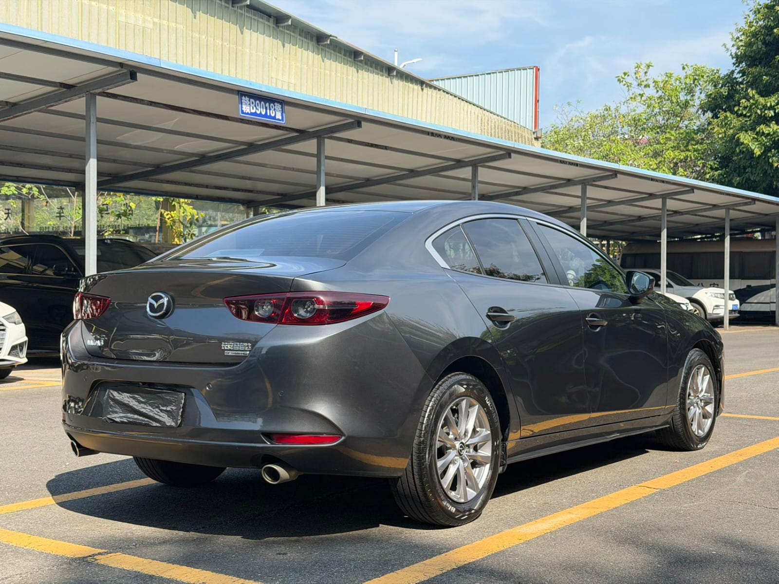 Mazda 3 Axela с автоматической коробкой передач