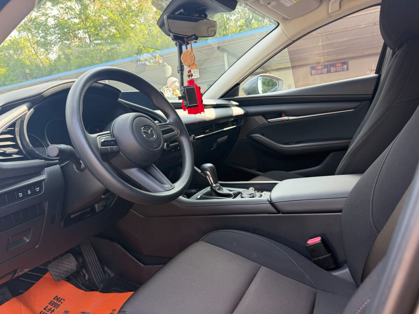 Mazda 3 Axela с автоматической коробкой передач