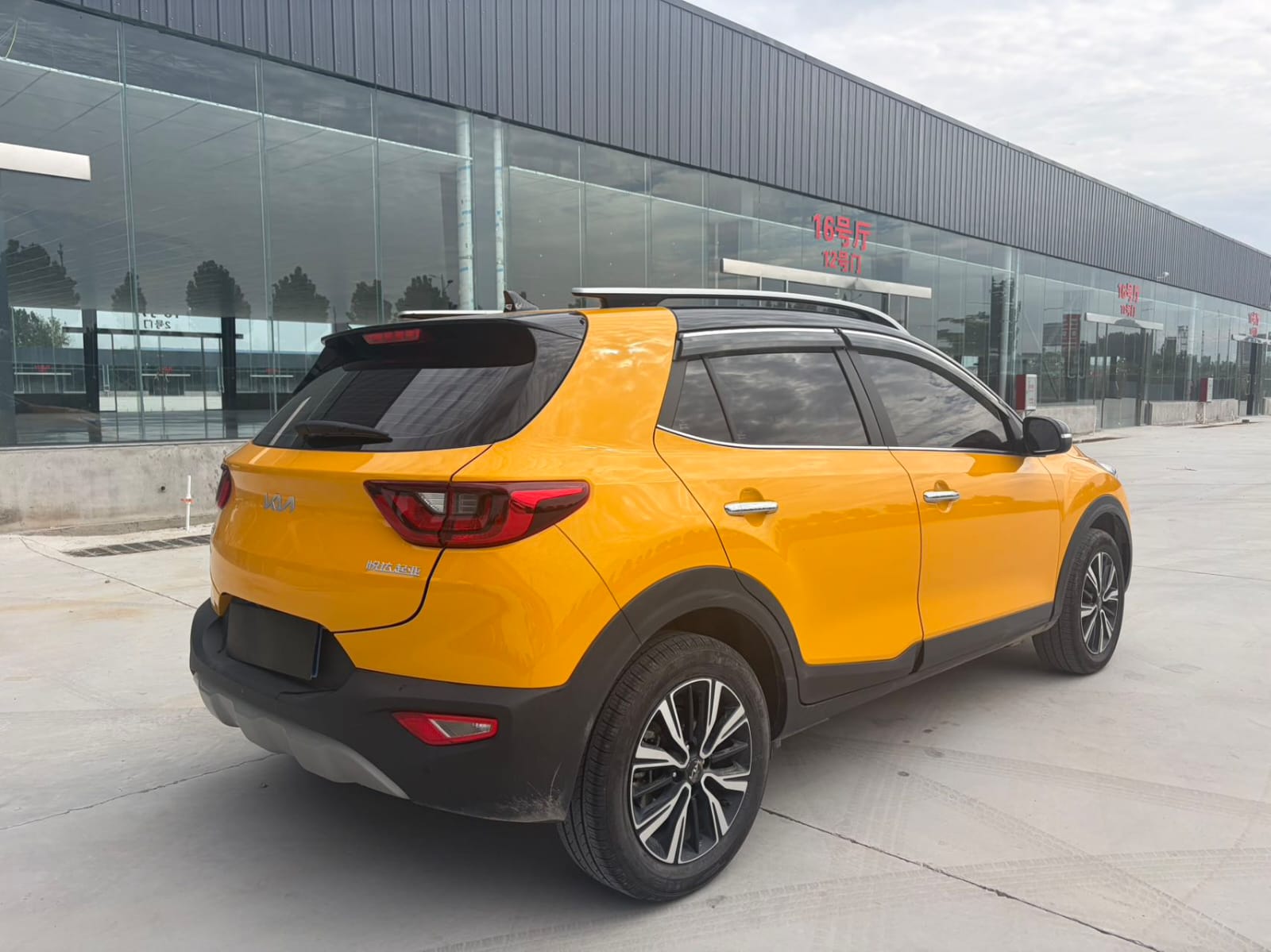 Kia KX1 1.4L Automatic Skylight Version