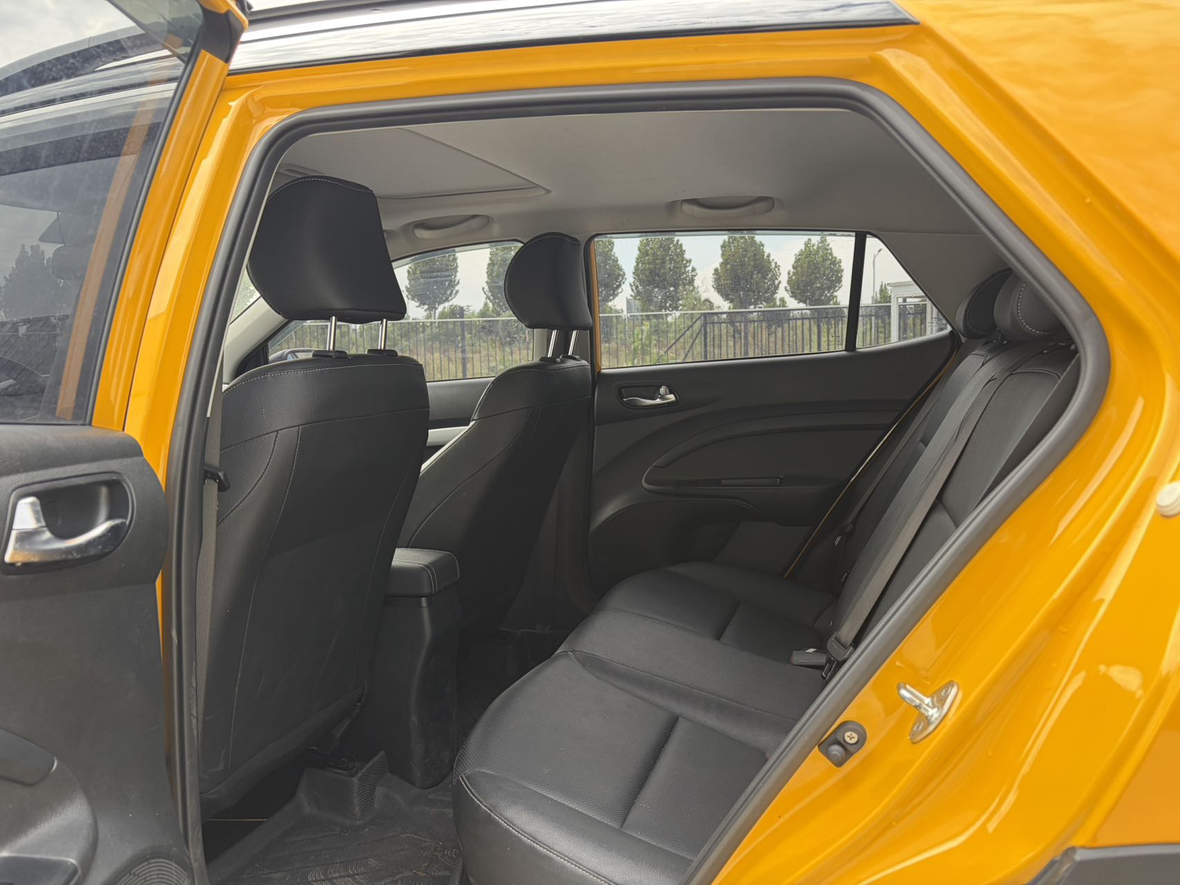 Kia KX1 1.4L Automatic Skylight Version