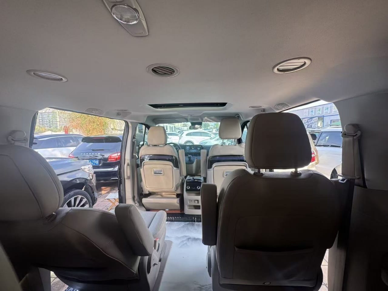 Ford Tourneo Custom 2.0T