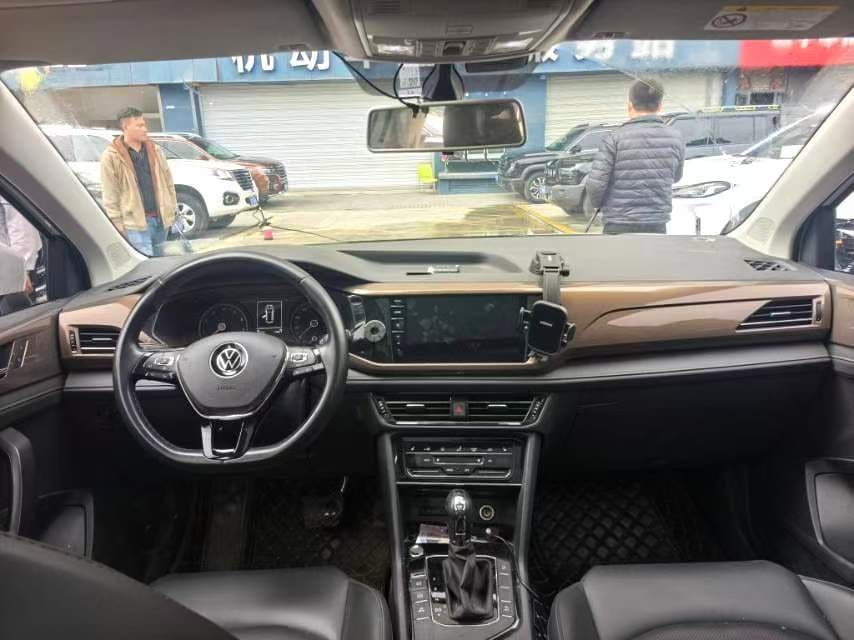 Volkswagen Tharu Luxury Edition