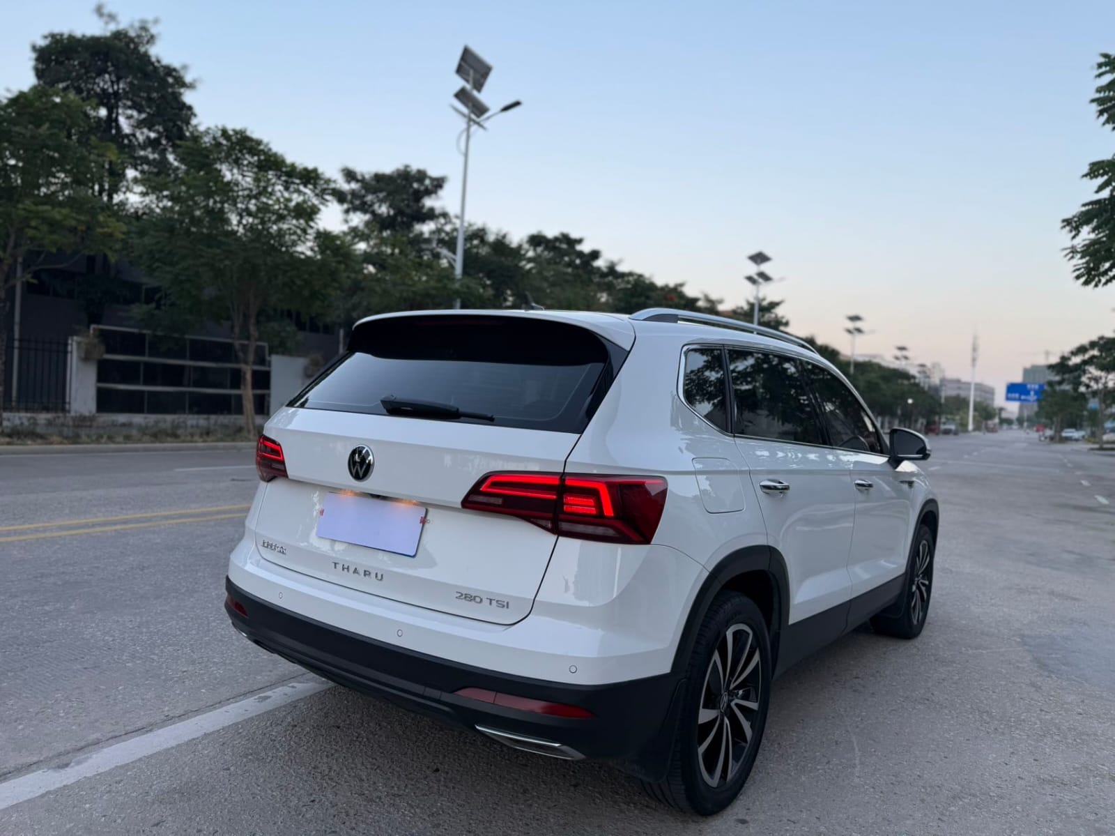 Volkswagen Tharu 2021 280TSI Deluxe PLUS