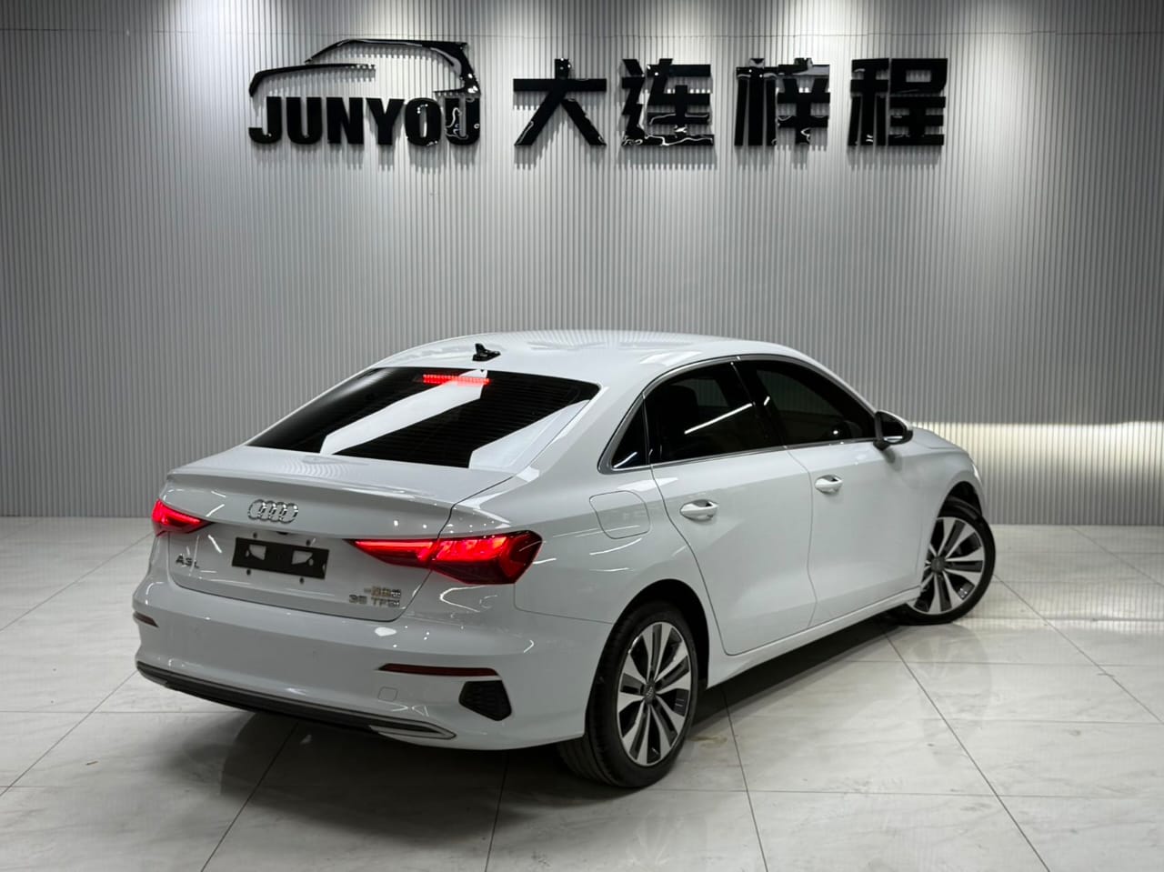 Audi A3 Limousine 35 TFSI элегантный