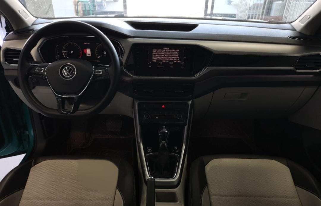 Volkswagen T-Roc 2022 280TSI DSG Deluxe Edition