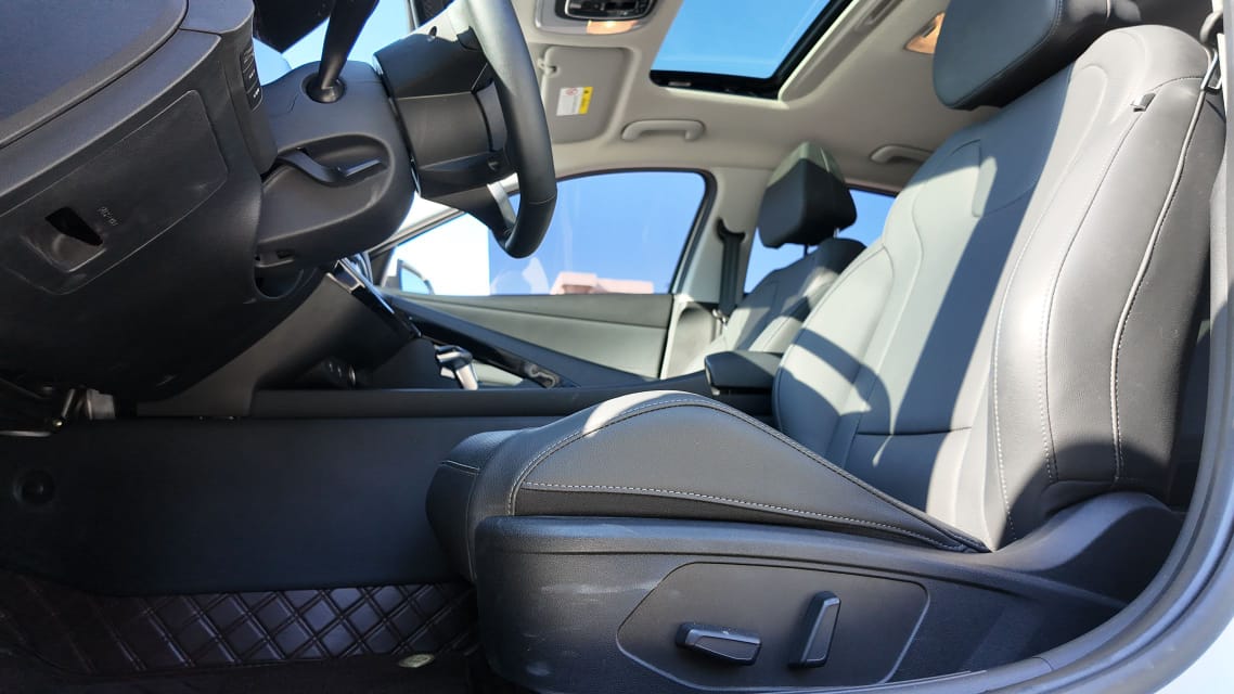 Hyundai Elantra 2022  1.5L CVT LUX Premium Edition