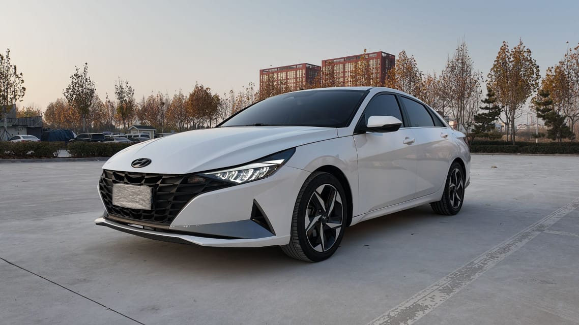 Hyundai Elantra 2022 1.5L CVT LUX Premium Edition