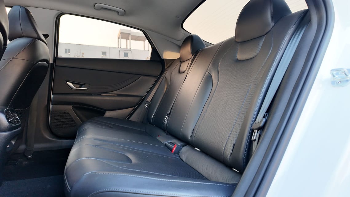 Hyundai Elantra 2022 1.5L CVT LUX Premium Edition