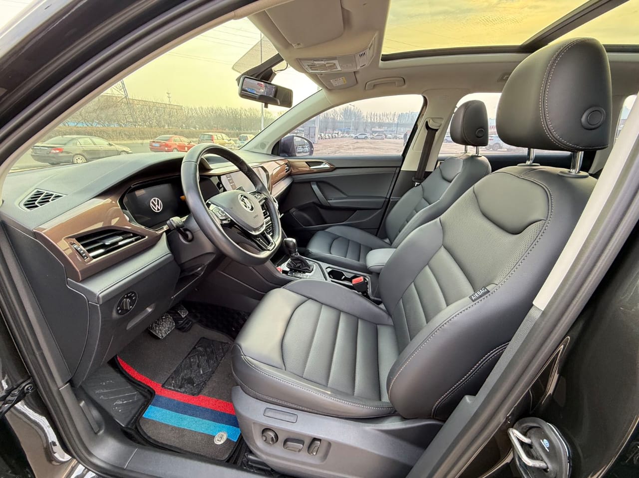 Volkswagen Tharu 2022 280 Deluxe