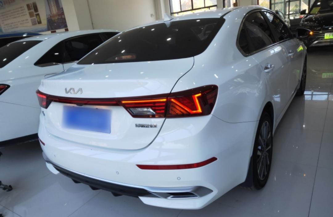 Kia K3 2021 — модная версия 1.5L CVT