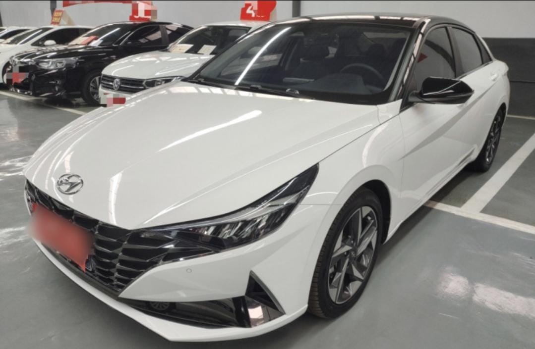 Hyundai Elantra 2023 1.5L CVT LUX Premium Edition