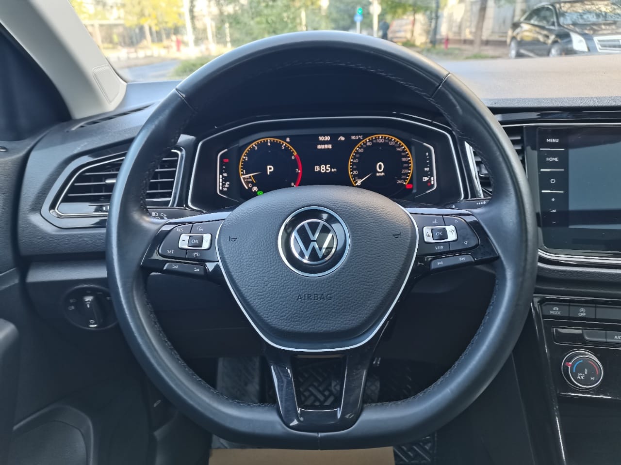 Volkswagen T-ROC Tango 2022 280TSI DSG Enjoy PLUS