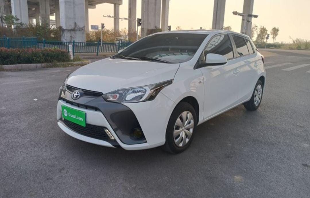 Toyota Yaris 1.5L CVT 2022 года