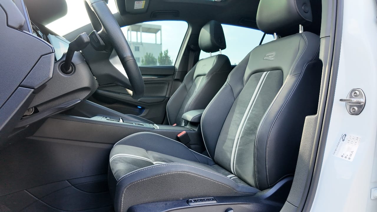 Volkswagen Golf 2022 280TSI R-Line