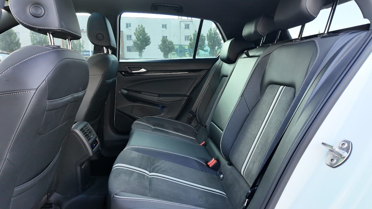 Volkswagen Golf 2022 280TSI R-Line