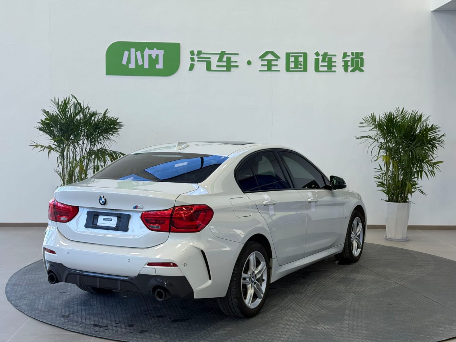 BMW 1 Series 2021, 120i M Sport Night Edition