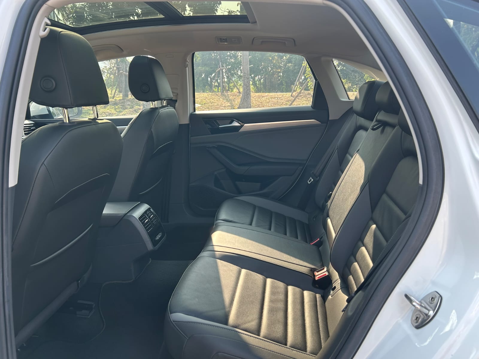 Volkswagen Sagitar 2021 280TSI