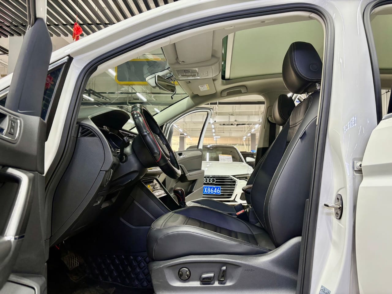 Volkswagen Touran L 280TSI DSG Extended Edition 7 мест 2021