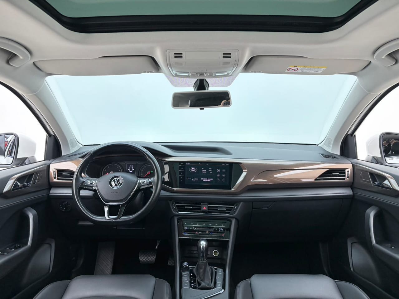 Volkswagen Tharu 2021 280TSI Deluxe Edition PLUS