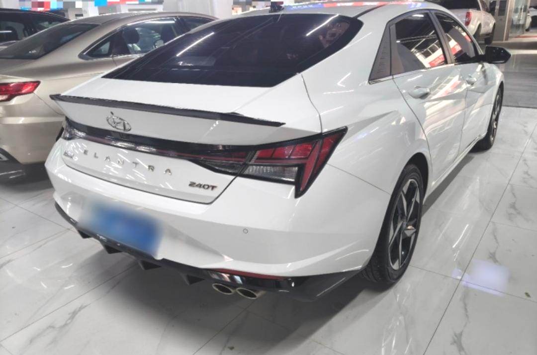 Hyundai Elantra 2023 240TGDi DCT LUX Premium Edition