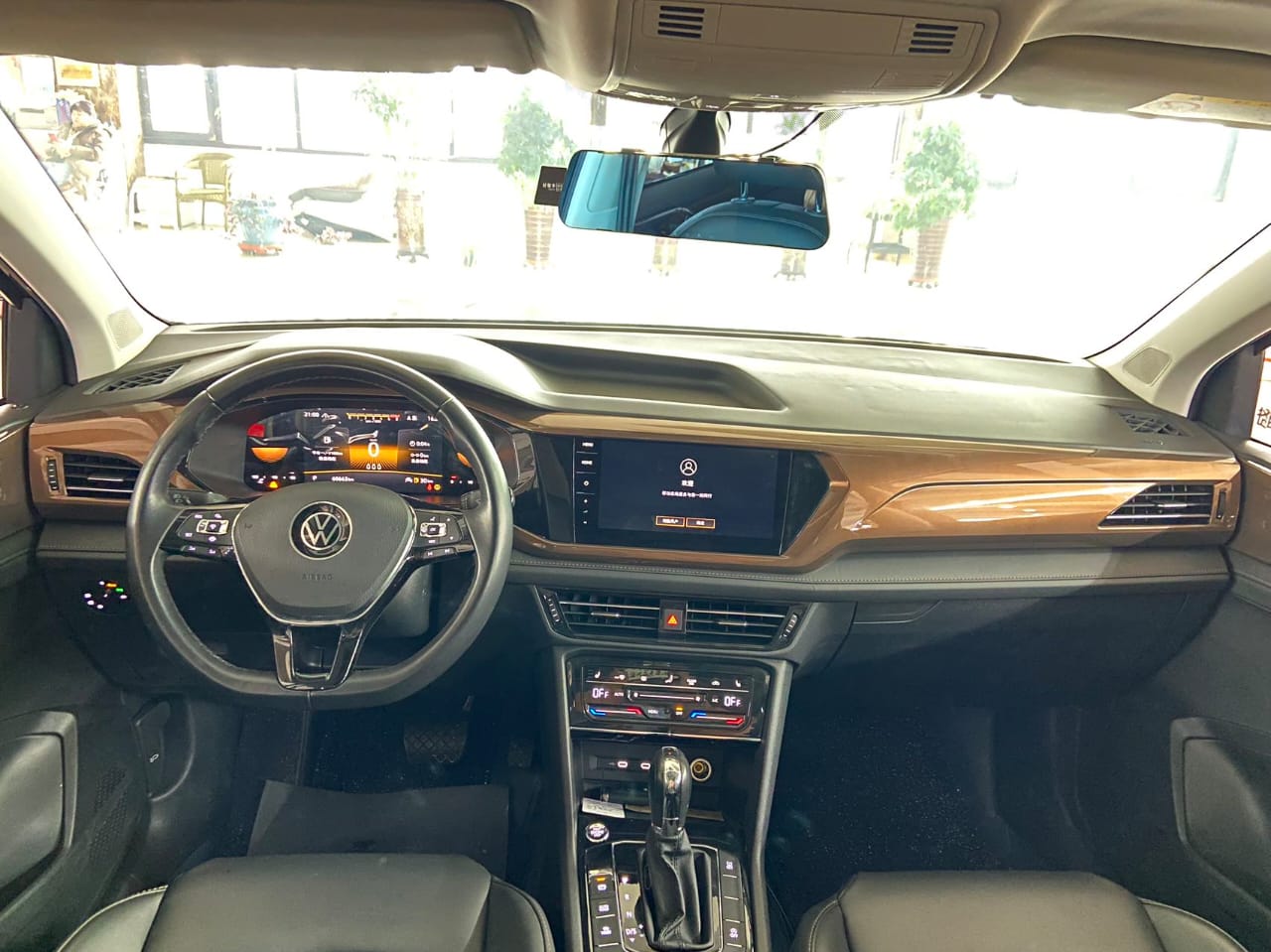 Volkswagen Tharu 2022 1.4T 280TSI Deluxe Edition