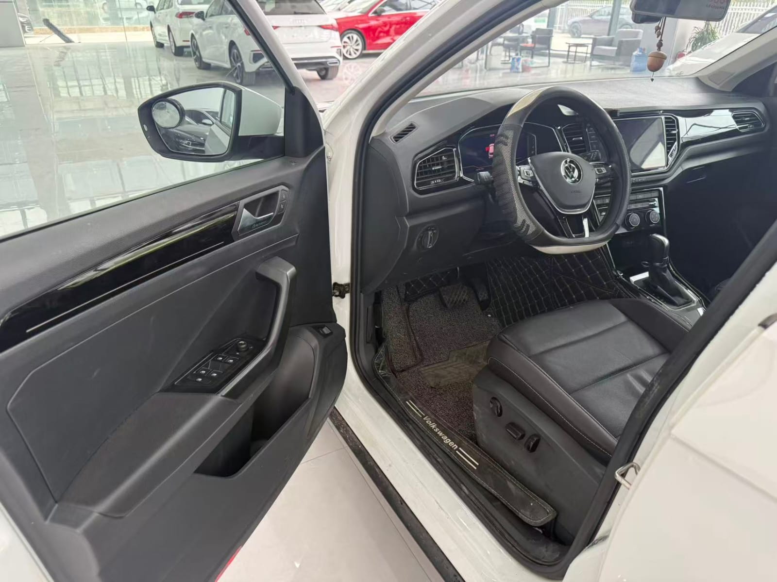 Volkswagen T-Roc 2022 280TSI DSG Tango Edition