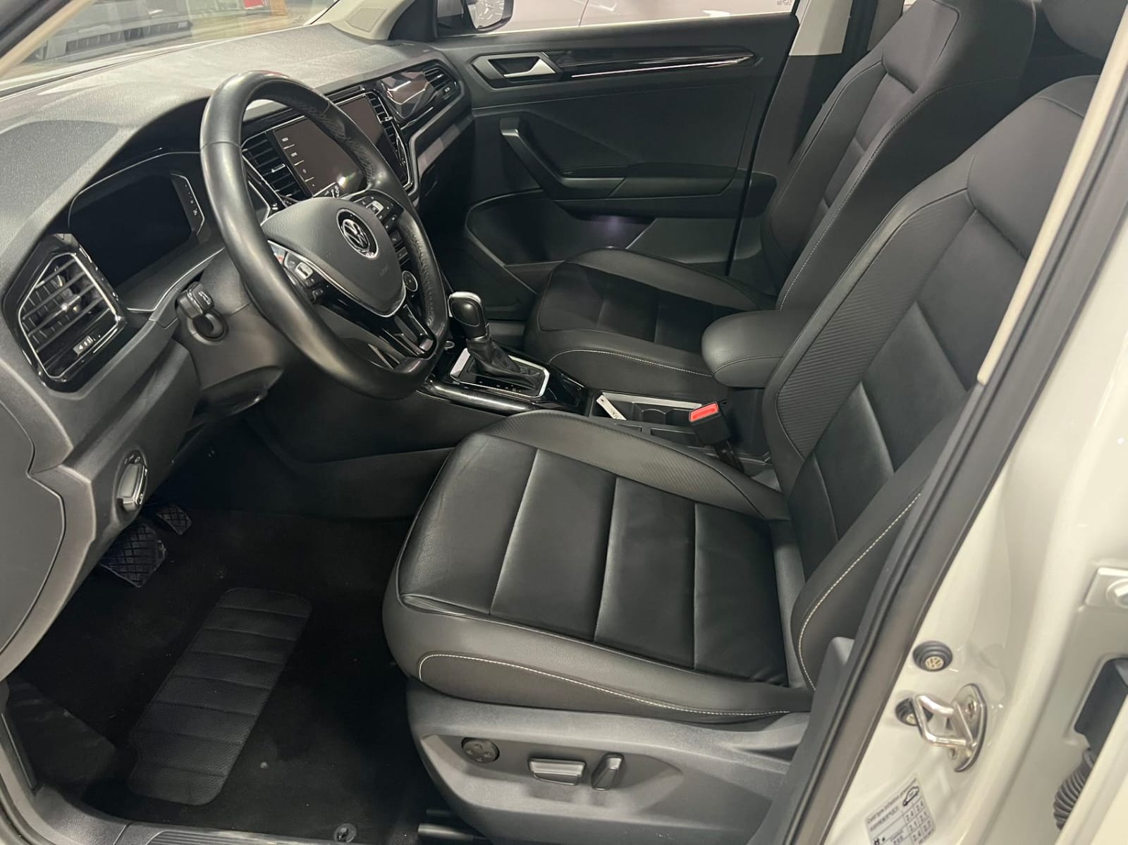 Volkswagen T-Roc 2022 280TSI DSG Enjoy Plus Tango Edition