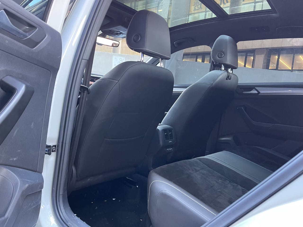 Volkswagen T-Roc 2022 280TSI R-Line Pro PLUS Tango Edition