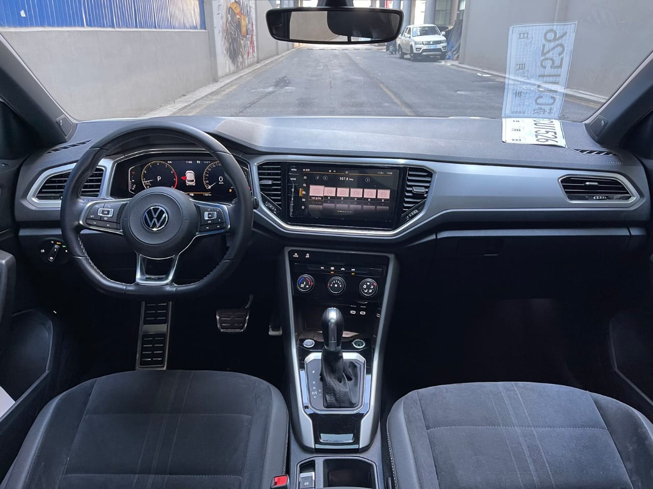 Volkswagen T-Roc 2022 280TSI R-Line Pro PLUS Tango Edition