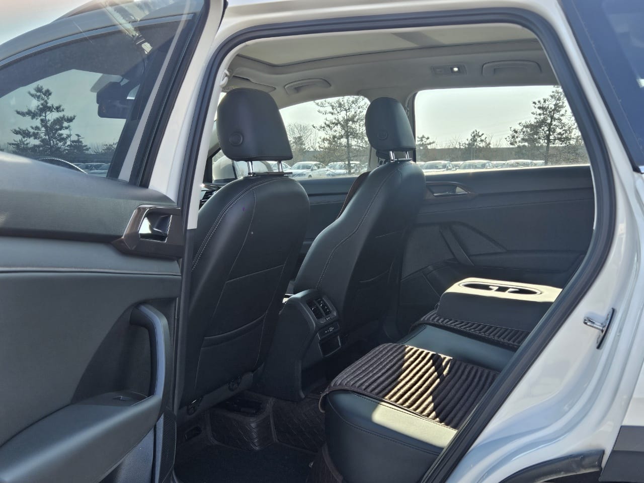 Volkswagen Tharu 280TSI Deluxe Edition